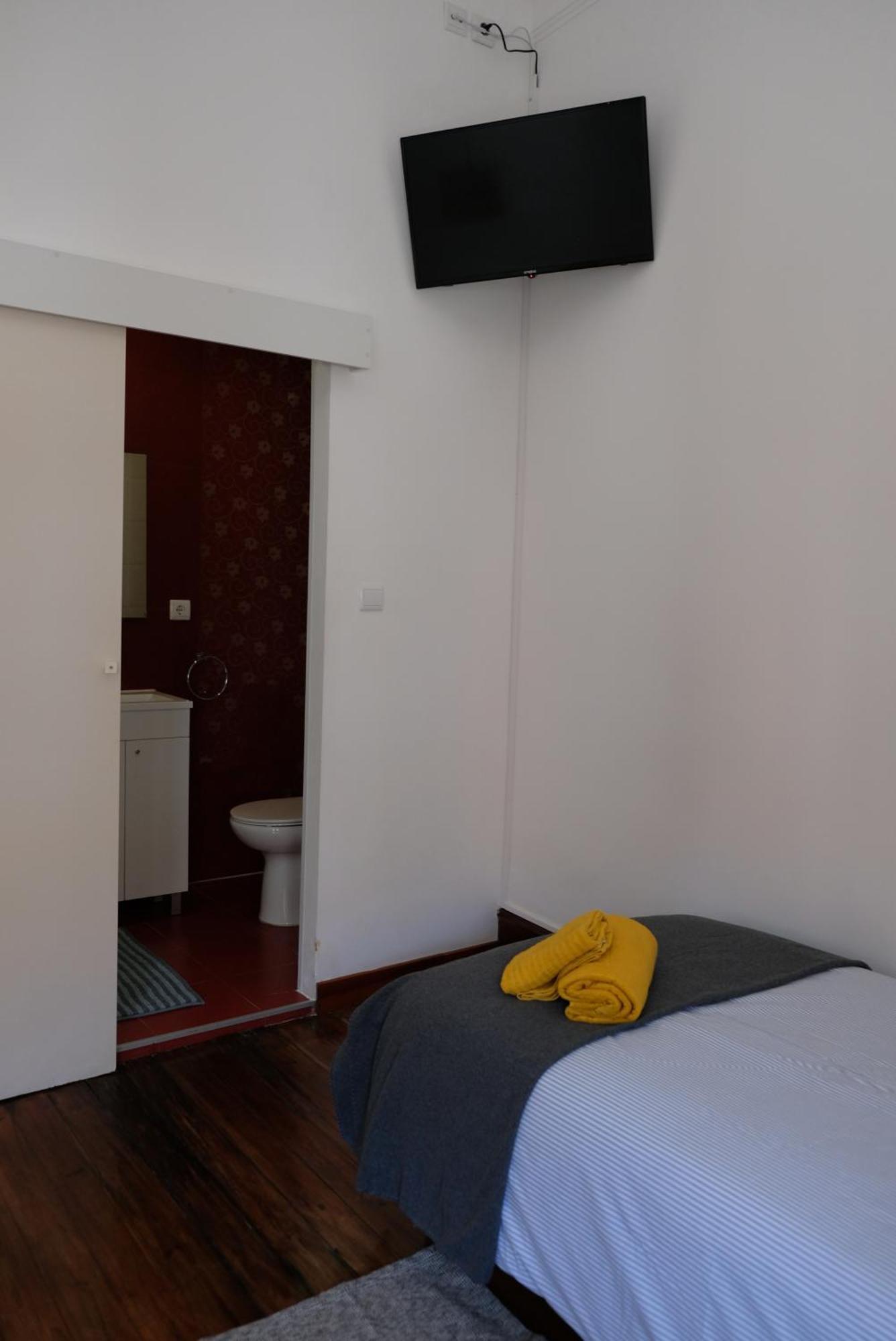 Yellow Inn Aveiro Ngoại thất bức ảnh