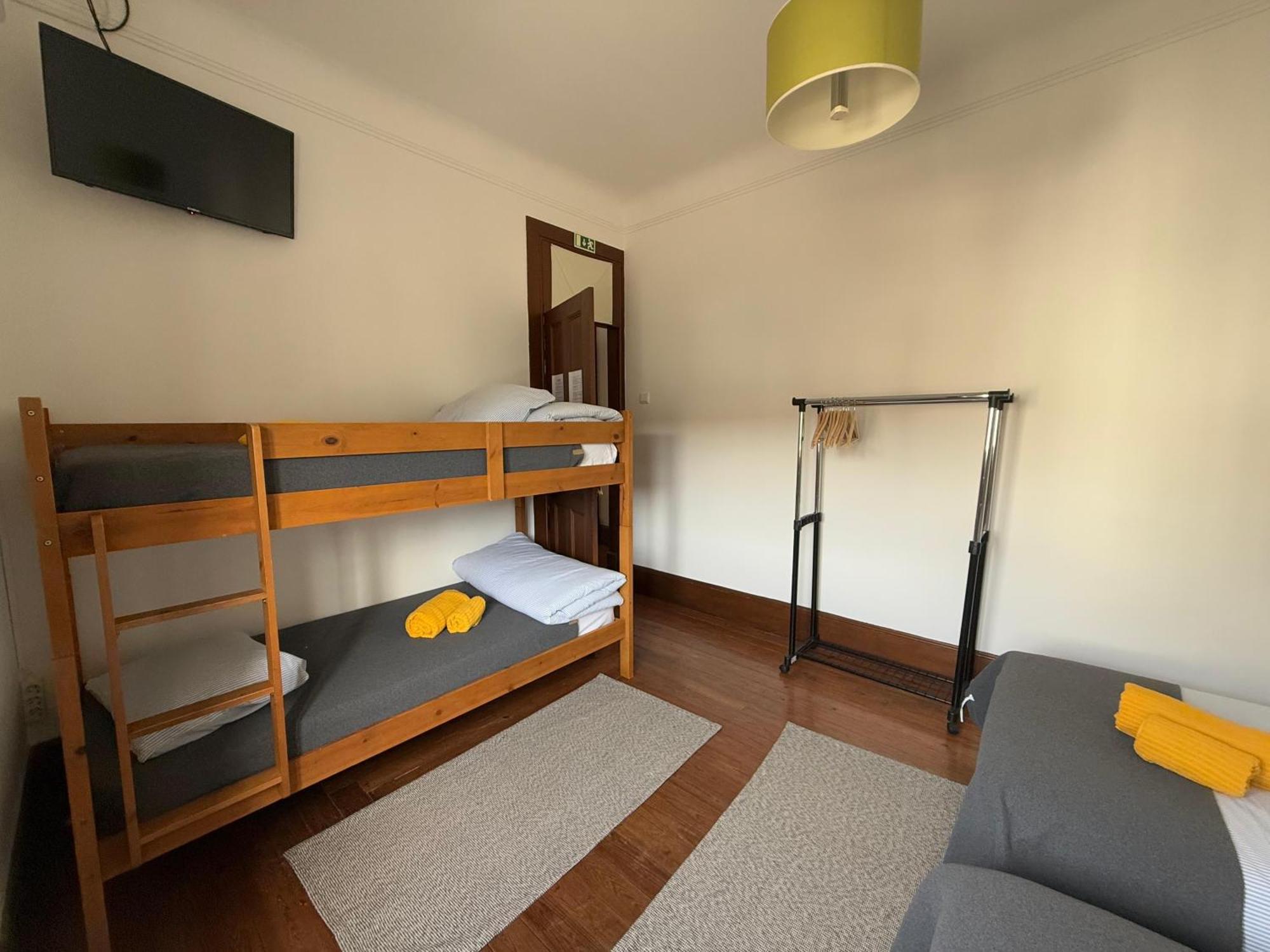 Yellow Inn Aveiro Ngoại thất bức ảnh